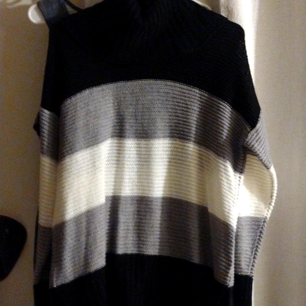 Women's Cardigan turtleneck knitted  sweater black white and grey size XL b